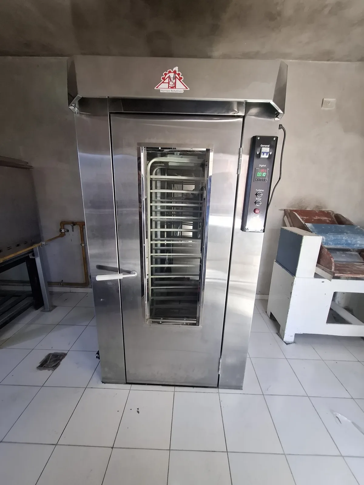 Horno Rotativo A&D 10 Bandejas — Vista exterior instalado